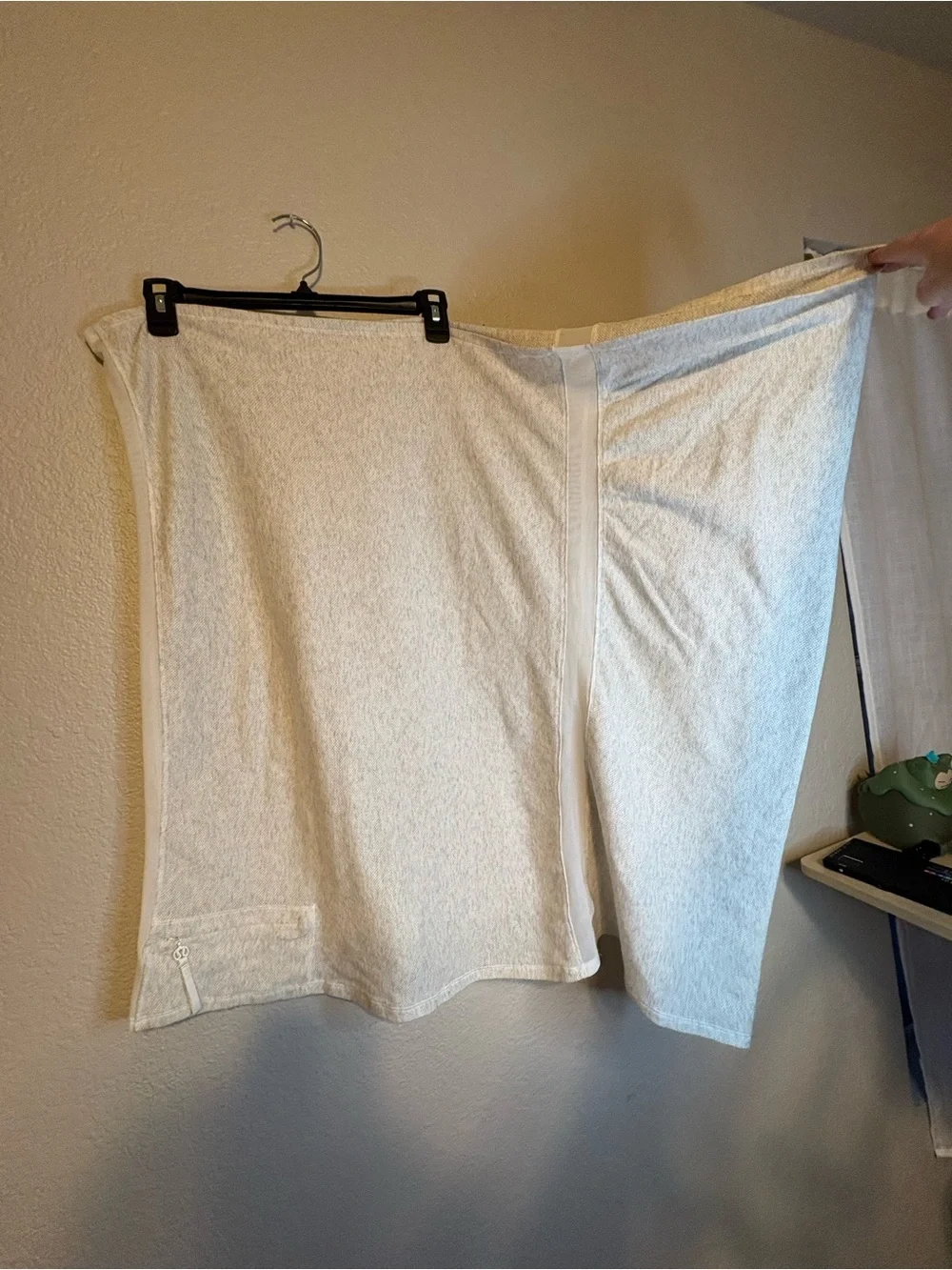 Lululemon Sun Salutation Circle Scarf Heathered Grey White